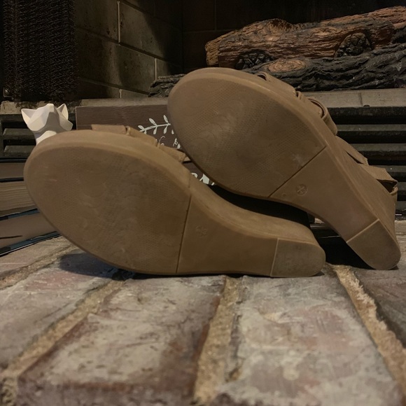 Chinese Laundry Mighty Strappy Wedges sz 9 - Picture 8 of 8